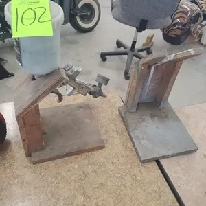 HVLP Spray Gun & 2 Wood Stands