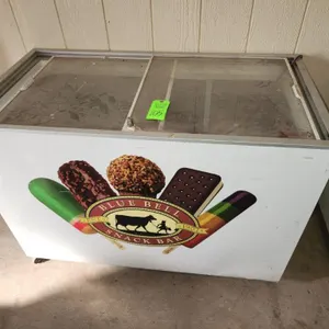 Commercial Glass Top Display Chest Freezer