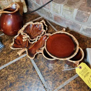 Hull Dishes - Incomplete Set