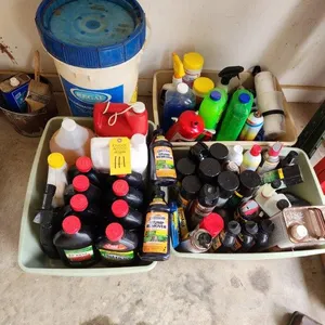 Lot of Cleaning Supplies & Chemicals