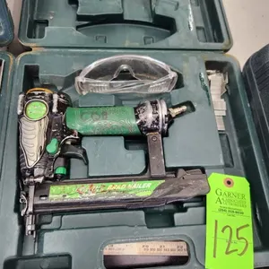 Hitachi NT32AE2 Brad Nailer Pneumatic