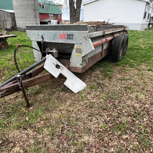 New Idea Manure Spreader