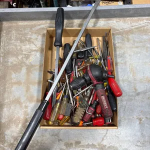 LOT OF HAND TOOLS