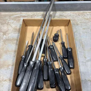 LOT OF SNAP-ON ASSORTED SCREWDRIVERS