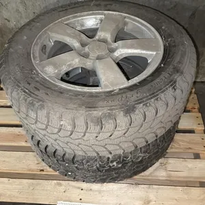 2 Michelin 215/60R16 winter tires on 5 bolt Chevy rims