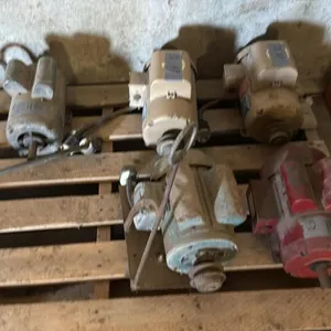 Pallet of 5 Electric motors