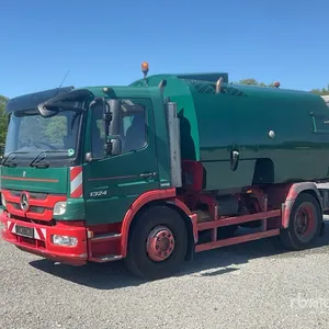 2011 Bucher CityFant 6000 on 2011 Mercedes-Benz CityFant 6000 4x2 Sweeper Truck