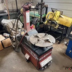 Coats RC-10A Tire Changing Machine
 UNRESERVED