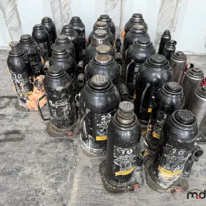 Lot de vérins hydrauliques à bouteille 10 et 20 tonnes (Torin)
 UNRESERVED