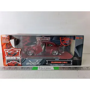 Maisto Model Red 1951 Volkswagen Beetle 1:18 Scale, NIB