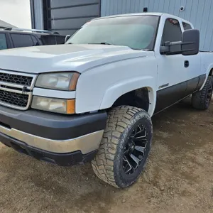TRUCK : 2006 Chevrolet Silverado 2500 HD : 4x4
