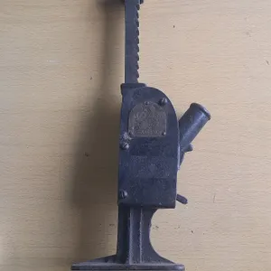 Car Jack. (Made In Niagara Falls)