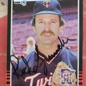 1985 DONRUSS RICK LYSANDER AUTO #560