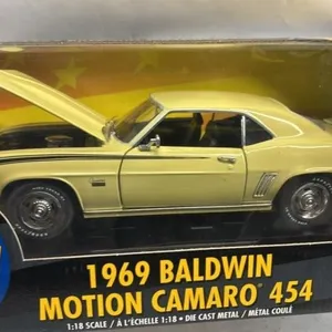 1/18 American Muscle Motion 1969 Camaro 454 /2500