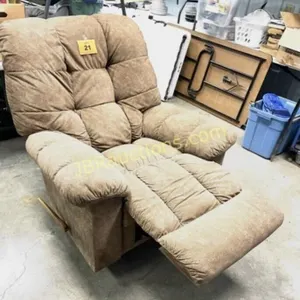 NICE LAZBOY RECLINER