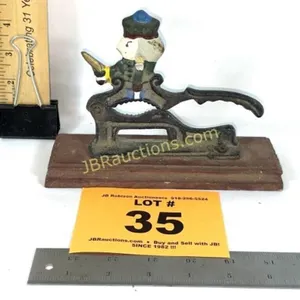 CAST IRON NUT CRACKER