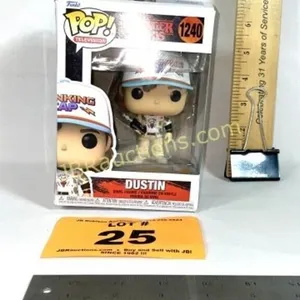 FUNKO POP DUSTIN STRANGER THINGS
