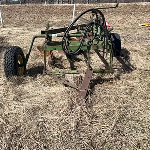 JD 5 BOTTOM PLOW w/ COULTERS