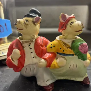 PIG SALT AND PEP BOBBERS