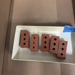 5 SMALL BRICKS