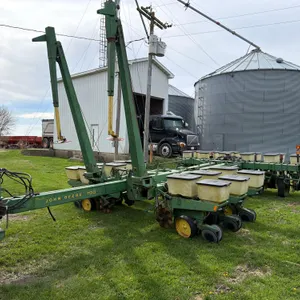 John Deere 7000 12row30 Planter