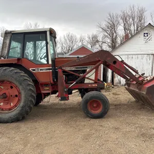 1978 International 1086 Tractor w/ Westendorf WL 42 Loader