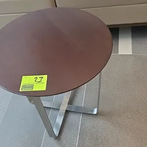 23"x21" Round metal base coffee table