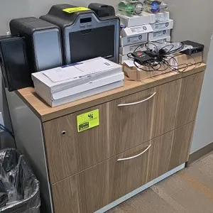 36"x28" Steelcase 2 drawer file cabinet (no contents)