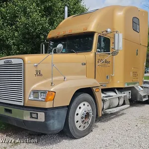 2000 Freightliner FLD semi truck