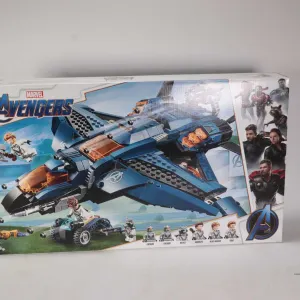 Lego- Marvel Avengers "Avengers Ultimate Quinjet no. 76126, new in factory sealed packaging