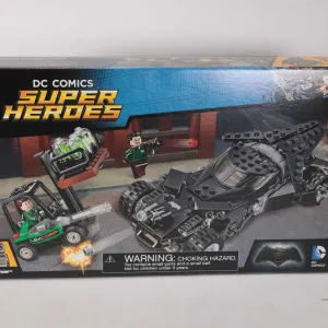 Lego- DC Comics Super Heroes "kryptonite Interception" no. 76045, in factory sealed package