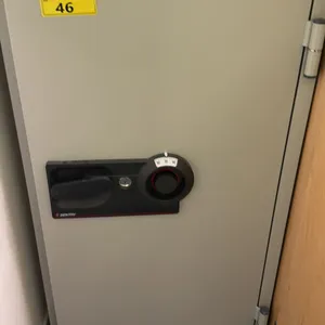 SENTRY SAFE (UNLOCKED, NO COMBINATION, NO KEY)