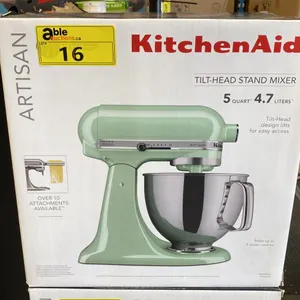 KITCHENAID MODEL KSM150PSPT. ARTISAN 5 QUART 4.7L ELECTRIC COUNTERTOP TILT-HEAD STAND MIXER