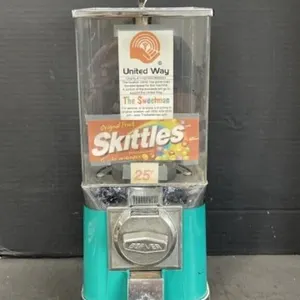 Beaver Vending Machine with Key
