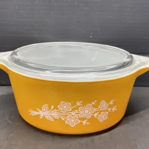 Pyrex Butterfly Gold Pattern Bowl with Lid