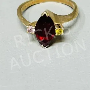 10k gold & ruby ring - size 4