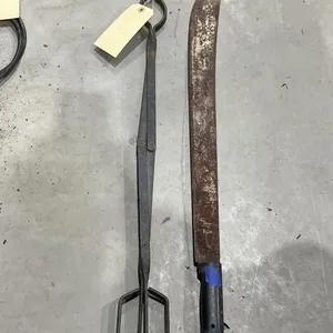 Machete - Metal Tongs