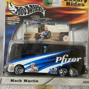 Hot Wheels Luxury Ride - Mark Martin Bus