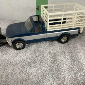 Ertl - Chevy Pickup w/stockrack & snowblade