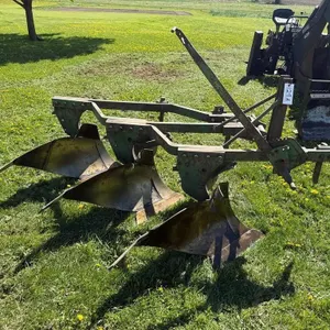 John Deere No.812 3 Bottom Plow