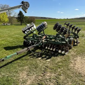 John Deere 20' Disc