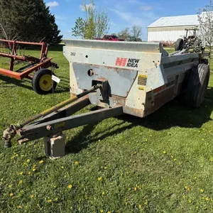 New Idea 362 Manure Spreader