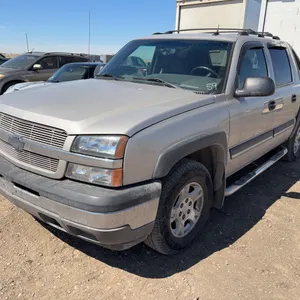 2004 Chevy Avalanche Crew Cab Truck *Unreserved*