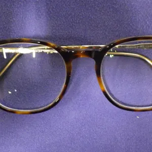 Bailey Nelson BN759C238 Eyeglasses w/Case & Lens cloth