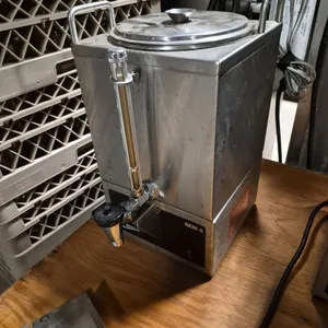 Curtis 1-1/2 Gallon Satellite Coffee Urn with Heated Stand - Model # GEM-8 - NSF Approved