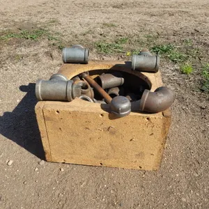 Box of Misc 1 x ¼ Fittings, *Must be Picked up on a Friday or Saturday
