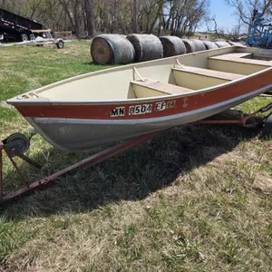 1980 Lund 14’ Aluminum Boat on 2 Wheel Trailer, (No Title)