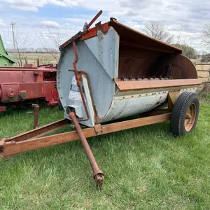 Starline Manure Spreader, 540 Pto, Missing Some Teeth