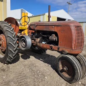 Co-op E3 Narrow Front Gas Tractor, 12.4-38 Rears (1 New, 1 Very Good), 6.00-16 Fronts (NEW), 540 PTO