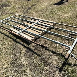 1-10' SWING GATE - DOES HAVE BROKEN BOTTOM BAR